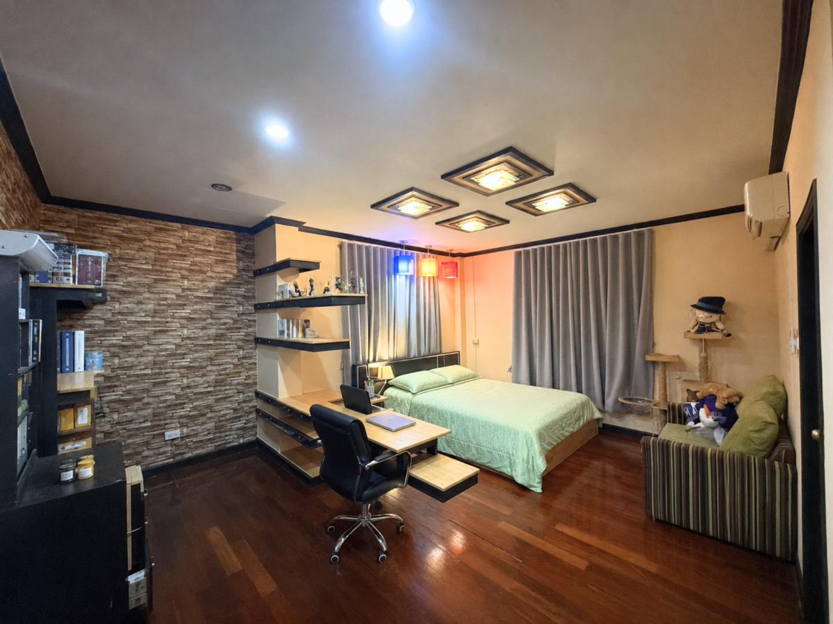 รูป ขาย บ้านเดี่ยว ร่มรื่น บรรยากาศเหมือนรีสอร์ท ติดถนนหลักของหมุ่บ้าน Natural Ville ร่มเกล้า 3 ห้องนอน 4 ห้องน้ำ 125 ตร.ว.  - รูปที่ 27/32