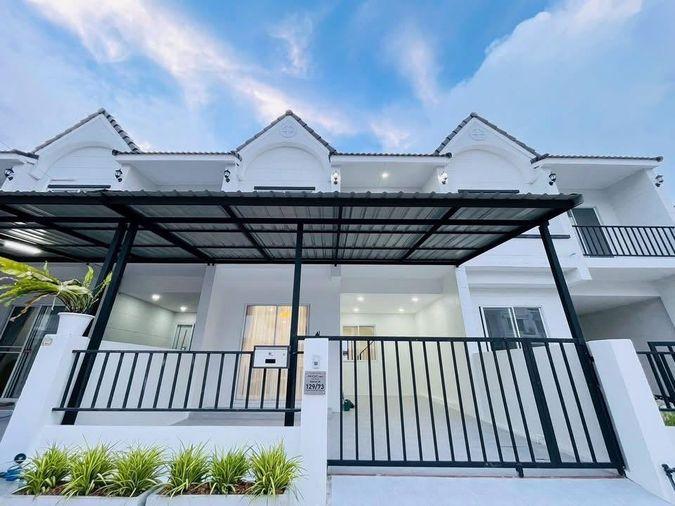 รูป 🔥ขาย ทาวน์โฮม 2 ชั้น Ratanakorn Village 25 (หมู่บ้านรัตนากร 25)   บ้านสวยพร้อมอยู่ เฟอร์นิเจอร์และเครื่องใช้ไฟฟ้าครบชุด✅   - รูปที่ 1/20