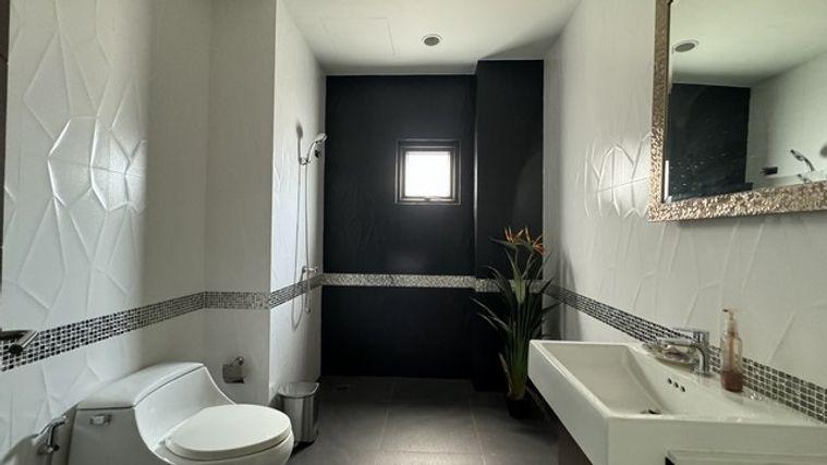 รูป โฮมออฟฟิศระดับ Luxury ทำเลหลัง Central EastVille มีลิฟท์ส่วนตัว จอดรถ 10 คัน ครบทั้งทำงานและอยู่อาศัยในหลังเดียว! - รูปที่ 5/20