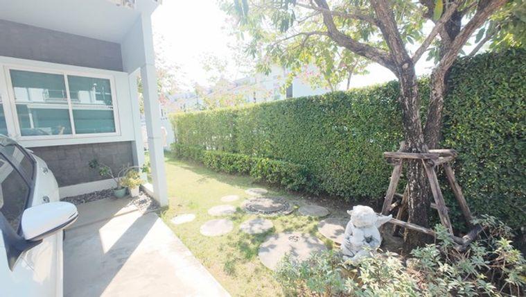 รูป บ้านหลังมุมแบบนี้... ในโครงการอินดี้ 4 เมกะบางนา มีเข้าตลาดไม่บ่อย! พร้อมเฟอร์นิเจอร์ หันหน้าทิศใต้ อยู่สบาย ซื้อแล้วเข้าอยู่ได้ทันที  - รูปที่ 11/27
