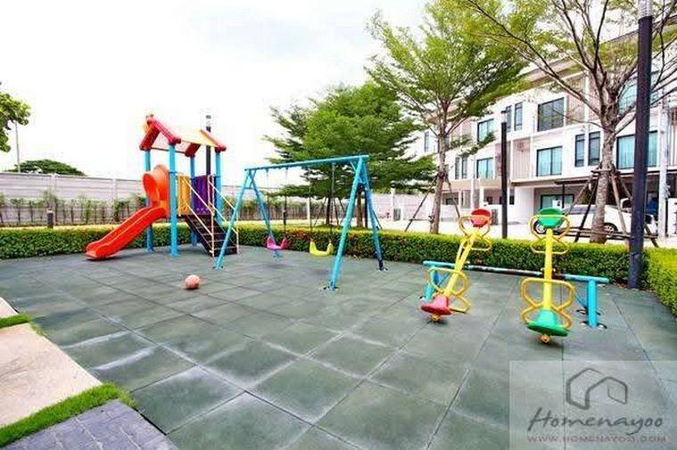 รูป Call : 092-251-3911 โครงการ พาทิโอ ศรีนครินทร์-พระราม 9 ขายทาวน์โฮม 3 ชั้น วิวสนามกอล์ฟ หน้าบ้านติดสวน 20 ตารางวา 3 ห้องนอน 3 ห้องน้ำ - รูปที่ 11/13