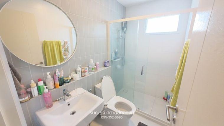 รูป บ้านหลังมุมแบบนี้... ในโครงการอินดี้ 4 เมกะบางนา มีเข้าตลาดไม่บ่อย! พร้อมเฟอร์นิเจอร์ หันหน้าทิศใต้ อยู่สบาย ซื้อแล้วเข้าอยู่ได้ทันที - รูปที่ 24/27