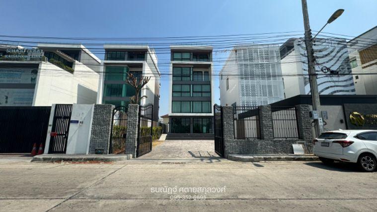 รูป โฮมออฟฟิศระดับ Luxury ทำเลหลัง Central EastVille มีลิฟท์ส่วนตัว จอดรถ 10 คัน ครบทั้งทำงานและอยู่อาศัยในหลังเดียว! - รูปที่ 18/20