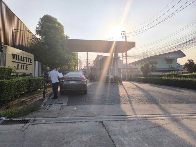 รูป 🌳ขาย  Villette Lite Tiwanon - Ratchapruek / Villette Lite Nonthaburi วิลเลท ไลท์ นนทบุรี  ทาวน์โฮม 2 ชั้น สภาพดี ต่อเติมหลังคาแล้ว ✨ พร้อมเข้าอยู่ - รูปที่ 3/6