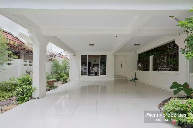 รูป Rare Item สุขุมวิท 31! ให้เช่าบ้านหรู 4 ชั้น อนุญาตให้เปิดทำธุรกิจ Airbnb ได้เลย 🏡 - รูปที่ 6/32