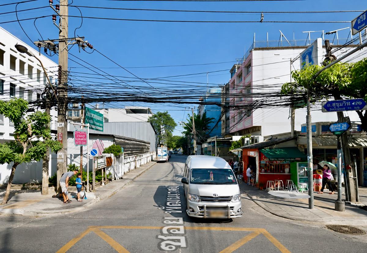 รูป ขายที่ดินพร้อมบ้าน ซอยสุขุมวิท 71 (ปรีดีพนมยงค์ 26) ที่ดินแปลงสวย หน้ากว้าง 15 เมตร ทำเลศักยภาพ เหมาะสร้างบ้านหรู ใจกลางสุขุมวิท - รูปที่ 5/5