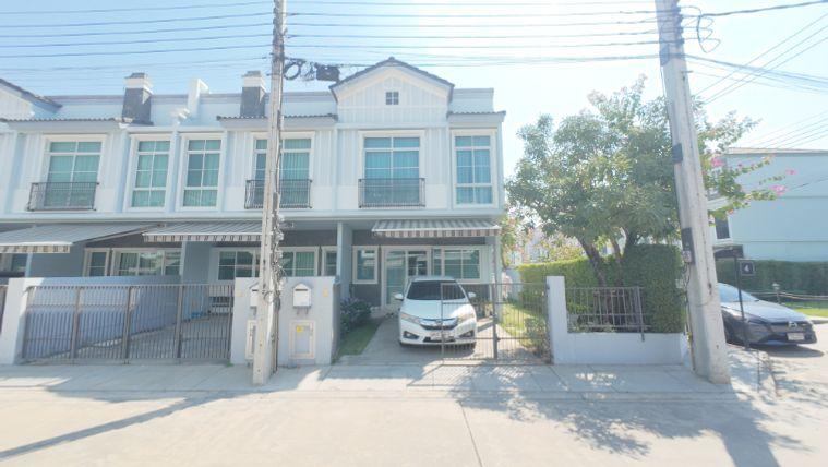 รูป บ้านหลังมุมแบบนี้... ในโครงการอินดี้ 4 เมกะบางนา มีเข้าตลาดไม่บ่อย! พร้อมเฟอร์นิเจอร์ หันหน้าทิศใต้ อยู่สบาย ซื้อแล้วเข้าอยู่ได้ทันที  - รูปที่ 5/27