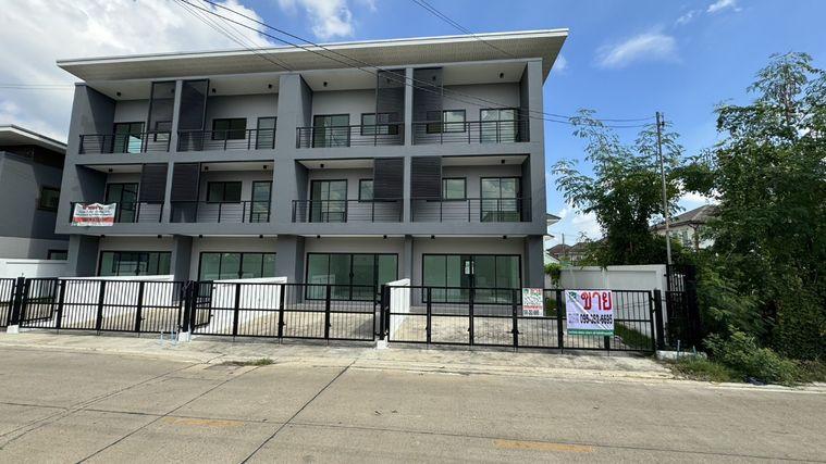 รูป บ้านสร้างเอง คุณภาพต่างจากบ้านโครงการทั่วไป! ทาวน์เฮาส์ 3 ชั้น และบ้านแฝด 2 ชั้น ทำเลรังสิต–นครนายก คลอง 2 เข้าอยู่ได้ทันที - รูปที่ 12/20