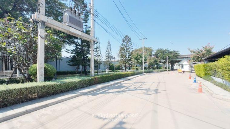 รูป บ้านหลังมุมแบบนี้... ในโครงการอินดี้ 4 เมกะบางนา มีเข้าตลาดไม่บ่อย! พร้อมเฟอร์นิเจอร์ หันหน้าทิศใต้ อยู่สบาย ซื้อแล้วเข้าอยู่ได้ทันที - รูปที่ 8/27