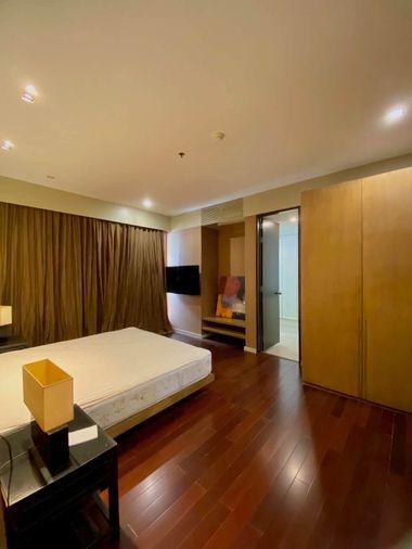 รูป Citi Smart Sukhumvit 18 | Rare 3 Bed 3 Bath! CitiSmart Sukhumvit 18 | Steps to BTS Asoke & MRT Sukhumvit | Spacious Executive Living - รูปที่ 2/12