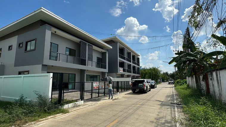 รูป บ้านสร้างเอง คุณภาพต่างจากบ้านโครงการทั่วไป! ทาวน์เฮาส์ 3 ชั้น และบ้านแฝด 2 ชั้น ทำเลรังสิต–นครนายก คลอง 2 เข้าอยู่ได้ทันที - รูปที่ 13/20