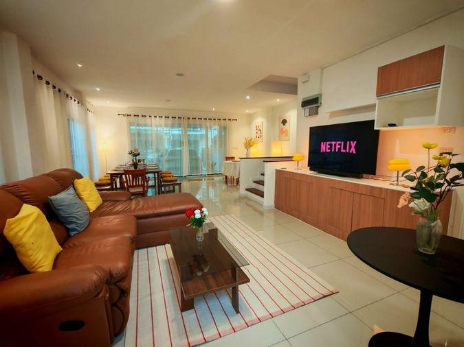 รูป หลังมุมแปลงสวย 5 นอน ยินดีต้อนรับสัตว์เลี้ยง! ปล่อยเช่า Urban Sathorn ใกล้ BTS บางหว้า - รูปที่ 1/15