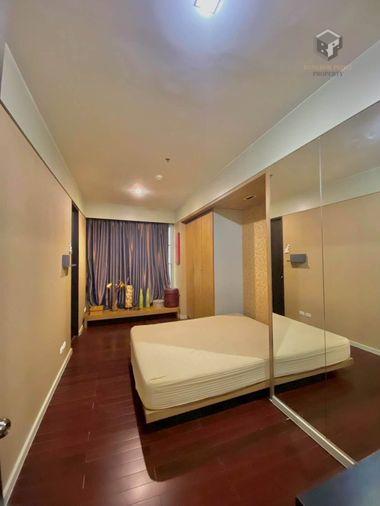 รูป Citi Smart Sukhumvit 18 | Rare 3 Bed 3 Bath! CitiSmart Sukhumvit 18 | Steps to BTS Asoke & MRT Sukhumvit | Spacious Executive Living - รูปที่ 1/12