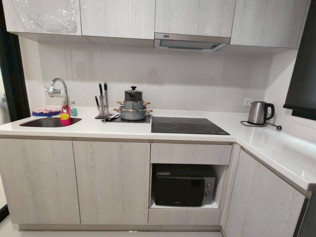 รูป ให้เช่าคอนโด Life Asoke 2นอน2น้ำ (คอนโดติด MRT เพชรบุรี เดินทางสะดวก)  Life Asoke  2 bed 2 bath 55 Sqm Floor 16 Condo for rent 27K   - รูปที่ 11/21