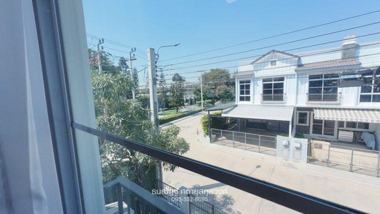 รูป บ้านหลังมุมแบบนี้... ในโครงการอินดี้ 4 เมกะบางนา มีเข้าตลาดไม่บ่อย! พร้อมเฟอร์นิเจอร์ หันหน้าทิศใต้ อยู่สบาย ซื้อแล้วเข้าอยู่ได้ทันที - รูปที่ 22/27