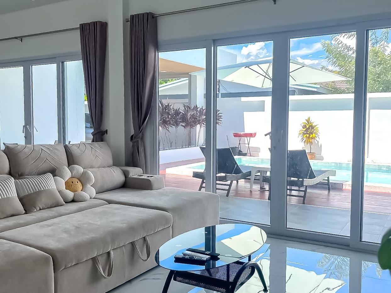 รูป Pool Villa for Sale Thung Klom Tan Man East Pattaya 4Bed - รูปที่ 1/7