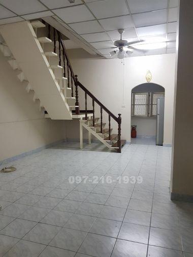 รูป ให้เช่าทาวน์เฮาส์ 2 ชั้น ลาดพร้าว 87 ใกล้ถนนลาดพร้าว พร้อมอยู่  - รูปที่ 2/10