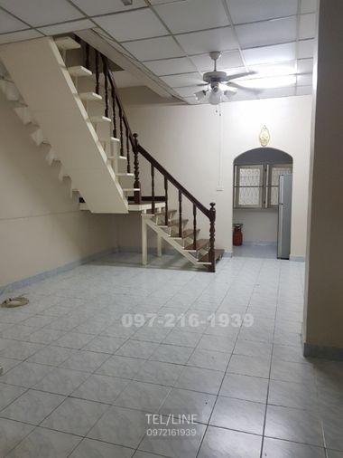 รูป ให้เช่าทาวน์เฮาส์ 2 ชั้น ลาดพร้าว 87 ใกล้ถนนลาดพร้าว พร้อมอยู่ - รูปที่ 2/10