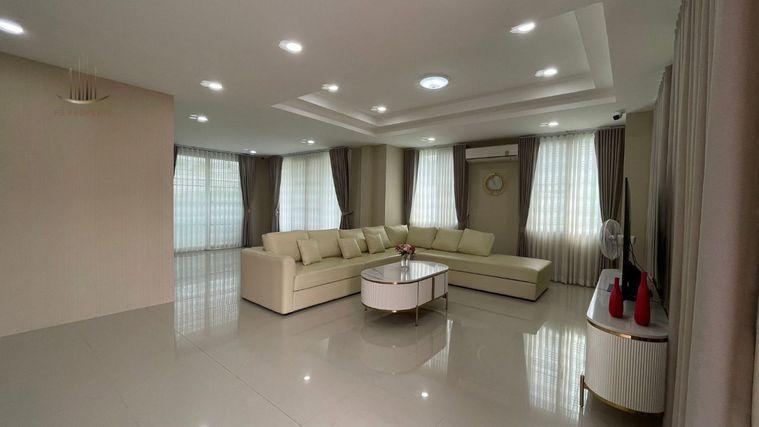 รูป บ้านเดี่ยวให้เช่า 🔥 Baan Suan Neramit OrNgern-Ramintra 🔥 5 ห้องนอน 7 ห้องน้ำ เฟอร์นิเจอร์ และ เครื่องใช้ไฟฟ้าครบ - รูปที่ 6/11