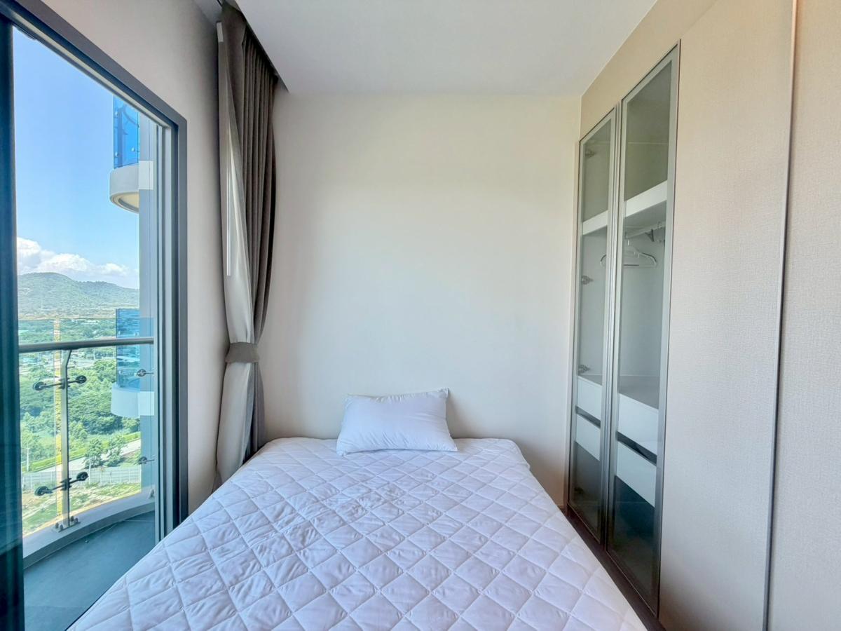 picture The Symphony: 3 bedrooms, 2 bathrooms - 21st floor, 122 sq m. Luxury beachfront condo. Beautiful unit, ready to move in. - 7/20