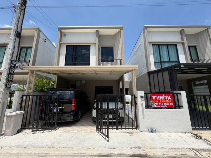 รูป ขายทาวน์โฮมอิสระ ต่อเติมพร้อมอยู่ หมู่บ้านเสนา วิลเลจ รามอินทรา กม.9 - รูปที่ 1/18