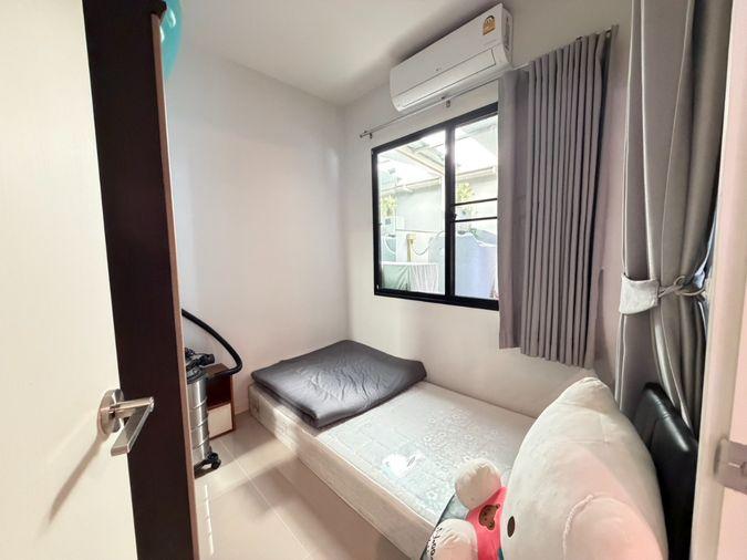 รูป ขายทาวน์โฮมอิสระ ต่อเติมพร้อมอยู่ หมู่บ้านเสนา วิลเลจ รามอินทรา กม.9 - รูปที่ 9/18