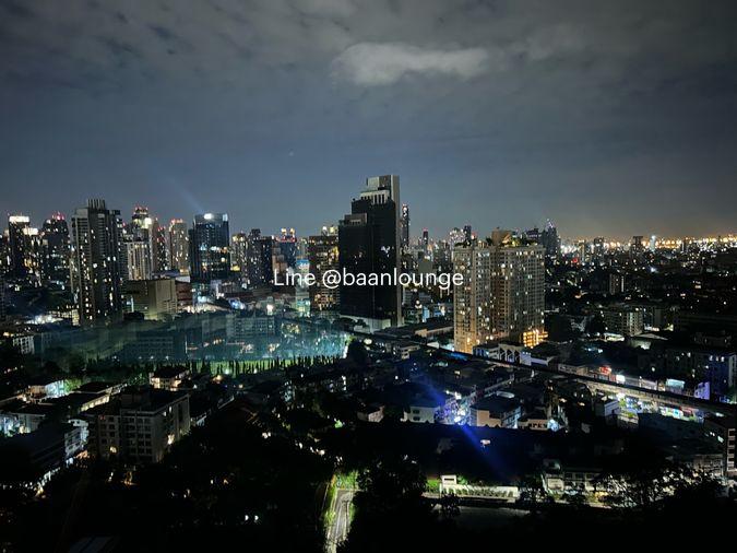 picture Corner unit with panoramic city view and bathtub at IDEO Sukhumvit - Rama 4. 60 sq.m. - 2/10