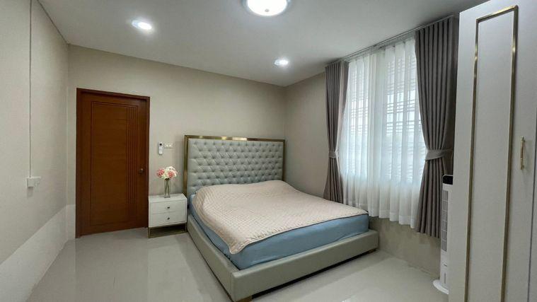 รูป บ้านเดี่ยวให้เช่า 🔥 Baan Suan Neramit OrNgern-Ramintra 🔥 5 ห้องนอน 7 ห้องน้ำ เฟอร์นิเจอร์ และ เครื่องใช้ไฟฟ้าครบ  - รูปที่ 8/11