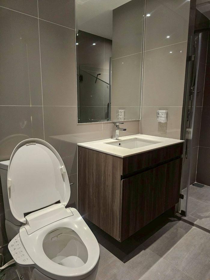 picture IDEO Mobi Asoke. 2bed 61sq.m. Line id: @pfagent - 11/18