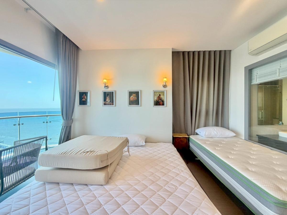 picture The Symphony: 3 bedrooms, 2 bathrooms - 21st floor, 122 sq m. Luxury beachfront condo. Beautiful unit, ready to move in. - 9/20