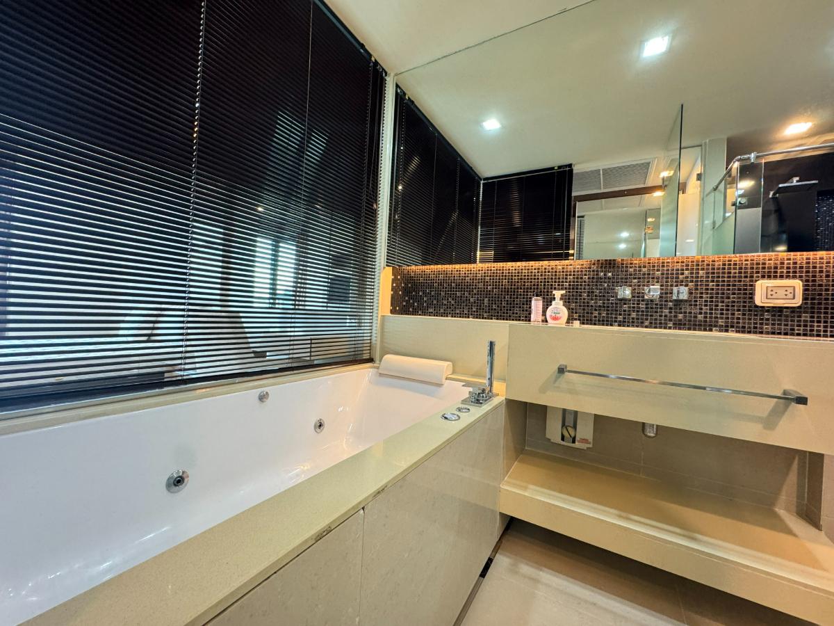 รูป 🧡 Line ID: @Ressy (มี@) | 46.7 SQm🔥 The Address Sathorn 12 |  Near BTS Saint Louis | Ready for Viewing - รูปที่ 2/6