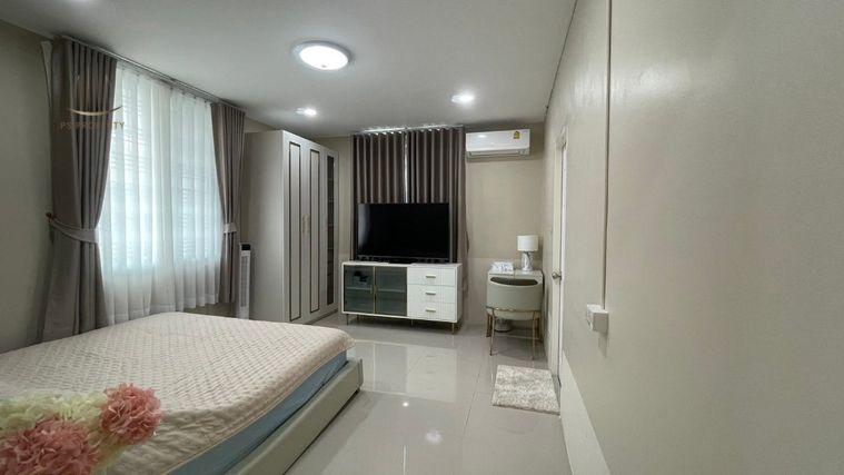รูป บ้านเดี่ยวให้เช่า 🔥 Baan Suan Neramit OrNgern-Ramintra 🔥 5 ห้องนอน 7 ห้องน้ำ เฟอร์นิเจอร์ และ เครื่องใช้ไฟฟ้าครบ - รูปที่ 7/11