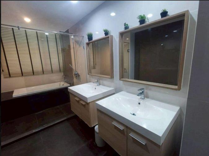 picture rent Capital Ekkamai. 4bed 200sqm. Private lift! Line id: @pfagent - 10/16