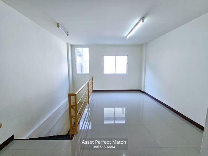 รูป ขาย อาคารพาณิชย์ 3 ชั้น ตรงข้าม พฤกษานารา หนองมน-ชลบุรี ติดถนนใหญ่ หมู่บ้านรายล้อม อยู่ในแหล่งชุมชน ทำเลค้าขาย เหมาะลงทุน - รูปที่ 8/18