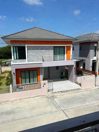 รูป ขายบ้านเดี่ยวโครงการภูริ บ้านสวน ชลบุรี ทำเลดี ใกล้ทุกความสะดวก - รูปที่ 1/13