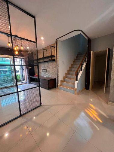 รูป บ้านเดี่ยวสวย ธาดา ทาวน์ ออร่า ศรีราชา ทำเลดี ใกล้นิคมอุตสาหกรรม - รูปที่ 3/16