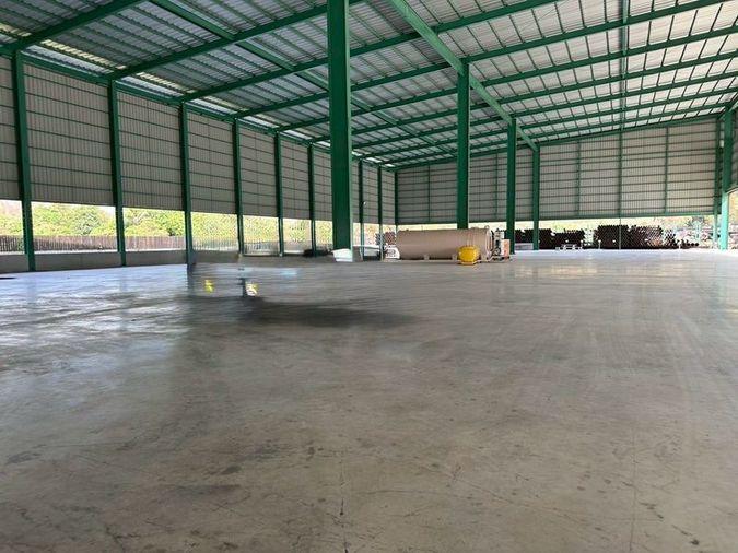 picture Land for sale with warehouse and buildings in Sriracha, Chonburi. High potential location. - 2/5