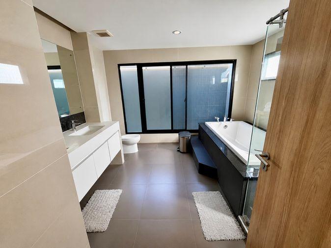 รูป ขายบ้านเดี่ยว 2 ชั้น ภัสสร วงแหวน–รามอินทรา บ้านเดี่ยวหลังมุม พื้นที่ 64.8 ตร.วา ฟังก์ชันครบ 4 ห้องนอน ใกล้ Fashion Island และรถไฟฟ้าสายสีชมพู - รูปที่ 8/9