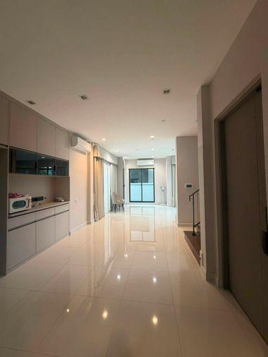picture ð House for Sale : Bangkok Boulevard Bangna - Srinakarin Property Code | LNP-H1099 - 8/14