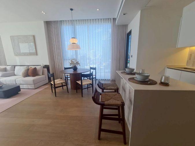 รูป The Strand Thonglor ขายพร้อมเฟอร์ ลงทะเบียนเยี่ยมชมโครงการ 2 Bedrooms 2 Bathrooms 90 sq.m.   - รูปที่ 1/10
