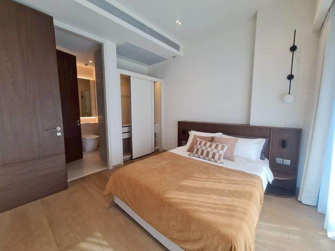 รูป The Strand Thonglor ขายพร้อมเฟอร์ ลงทะเบียนเยี่ยมชมโครงการ 2 Bedrooms 2 Bathrooms 90 sq.m.   - รูปที่ 2/10