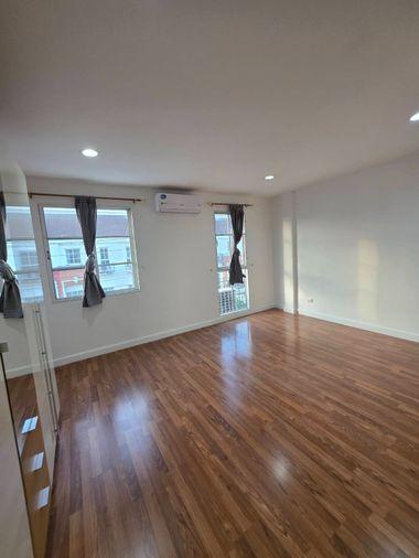 picture Available for immediate rent🔥🔥 Plus City Park Village, Ekkamai-Ramintra, Soi Nuanchan. - 32/42