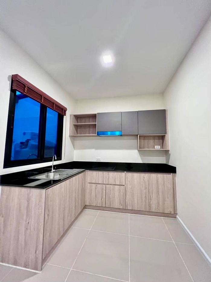 รูป ขายทาวน์โฮม 2 ชั้น เรซิโอ โฮม รามอินทรา–จตุโชติ ทาวน์โฮมพร้อมอยู่ ติดทางด่วน ฟังก์ชันครบ ต่อเติมครัว Built-in เรียบร้อย เดินทางสะดวกถึง 2 สนามบิน - รูปที่ 6/22