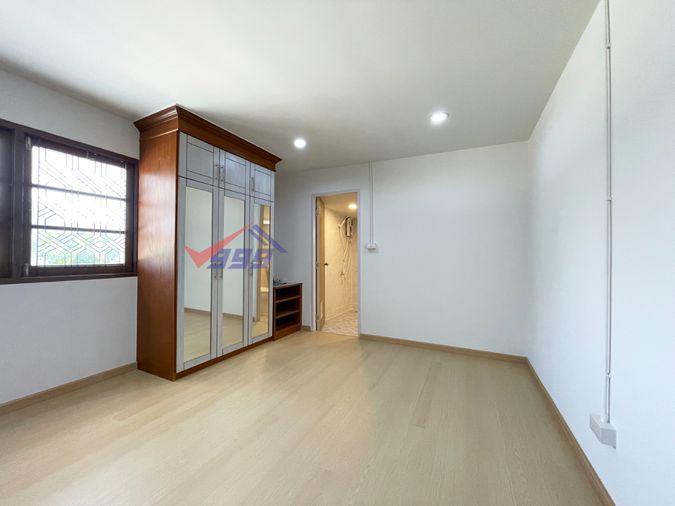 รูป ให้เช่าบ้านเดี่ยว หมู่บ้านชวนชื่นบางเขน | 6 ห้องนอน 255 ตร.ม. REF. 075HRK - รูปที่ 11/26