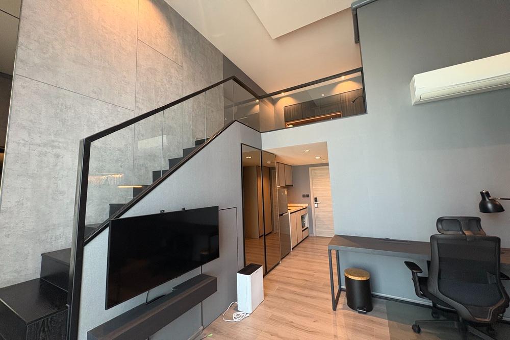 รูป ขายด่วน !!  The Reserve Phahol - Pradipat, 1 นอน Loft, 1 น้ำ, ห้องอยู่ทางทิศเหนือ, ตกแต่งสไตล์โมเดิร์น, ทำเลดี ! Code C20241200036 แต่งครบ, ราคาพิเศษ! - รูปที่ 1/8