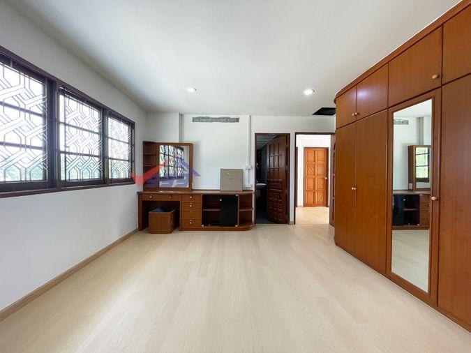 รูป ให้เช่าบ้านเดี่ยว หมู่บ้านชวนชื่นบางเขน | 6 ห้องนอน 255 ตร.ม. REF. 075HRK - รูปที่ 13/26