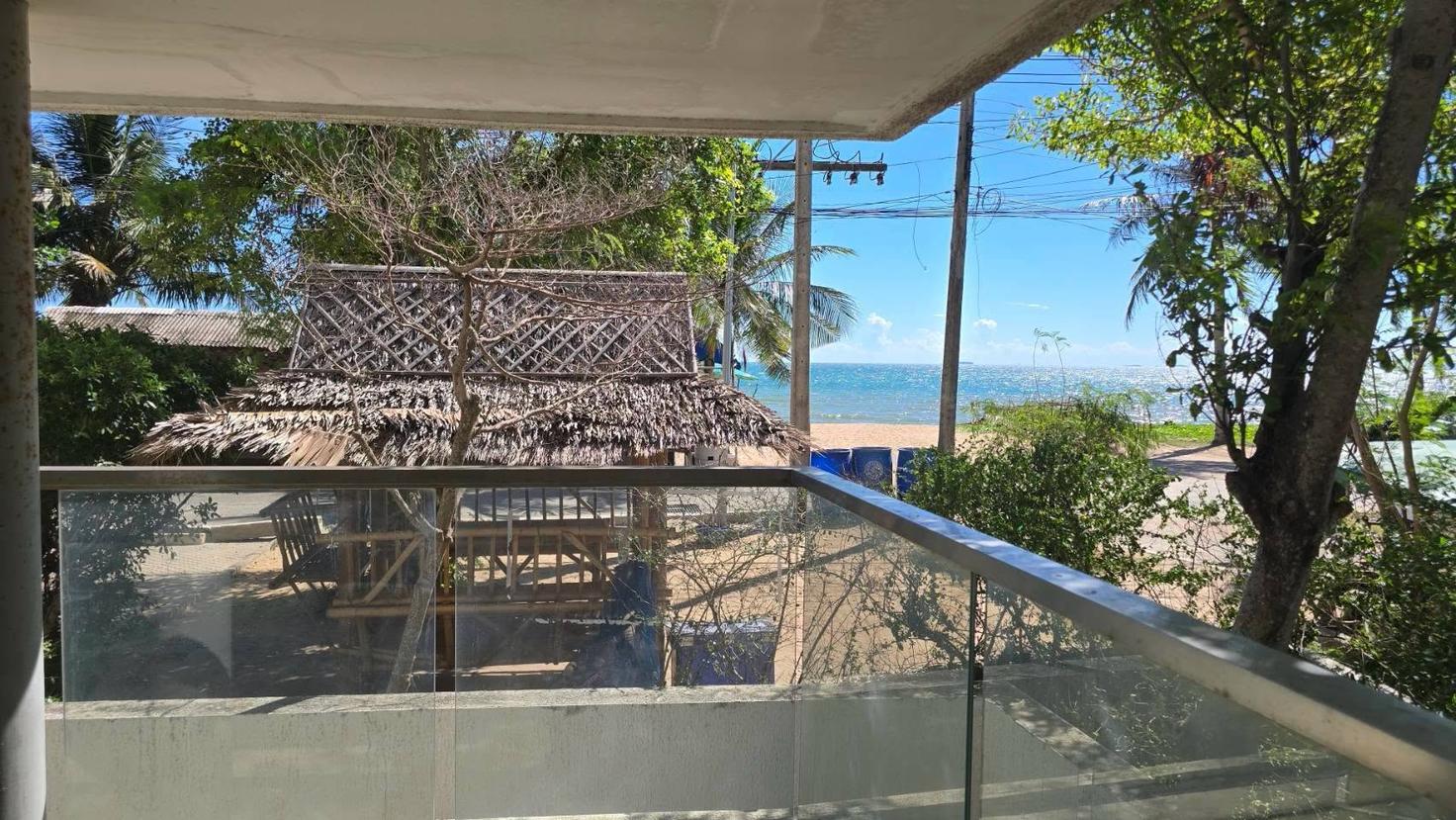 รูป Beachfront Condo for Sale Waters Edge Condominium Na Jomtien - รูปที่ 1/8