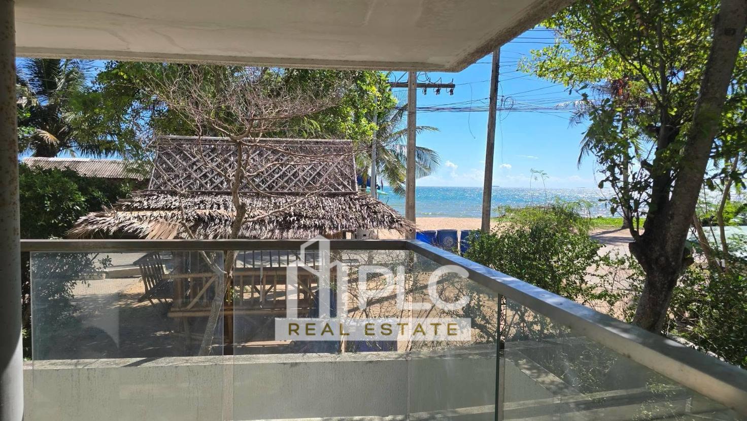รูป Beachfront Condo for Sale Waters Edge Condominium Na Jomtien - รูปที่ 1/8