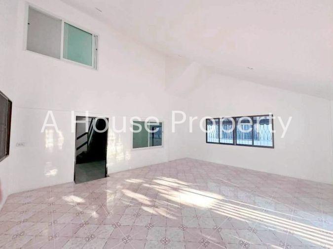 รูป ขายบ้านเดี่ยวมือสอง หมู่บ้านเหนือลิขิต 1 เก้ากิโล ศรีราชา ชลบุรี - รูปที่ 6/12