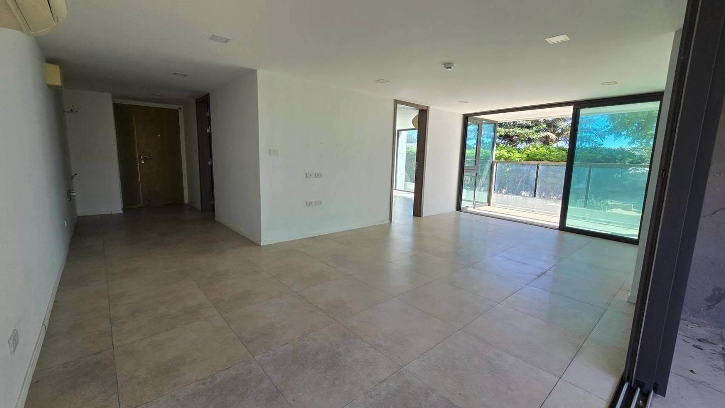 รูป Beachfront Condo for Sale Waters Edge Condominium Na Jomtien - รูปที่ 3/8